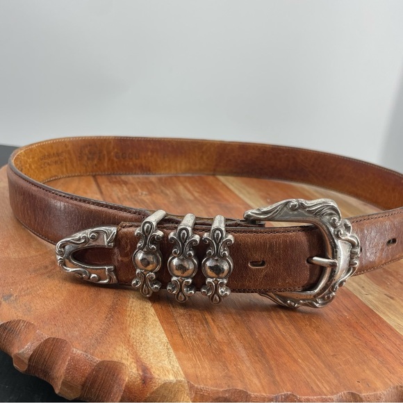 VGT Lady Nadim Belt Size XS/S Brown Leather Bows 24.5-28.5” silver tone buckle - Picture 2 of 6